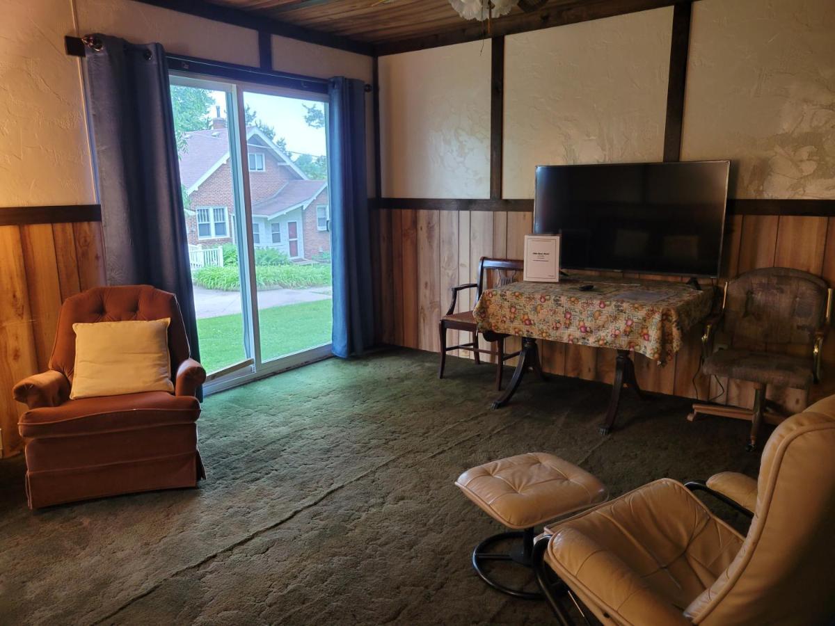 Little River Inn Motel Leon Εξωτερικό φωτογραφία
