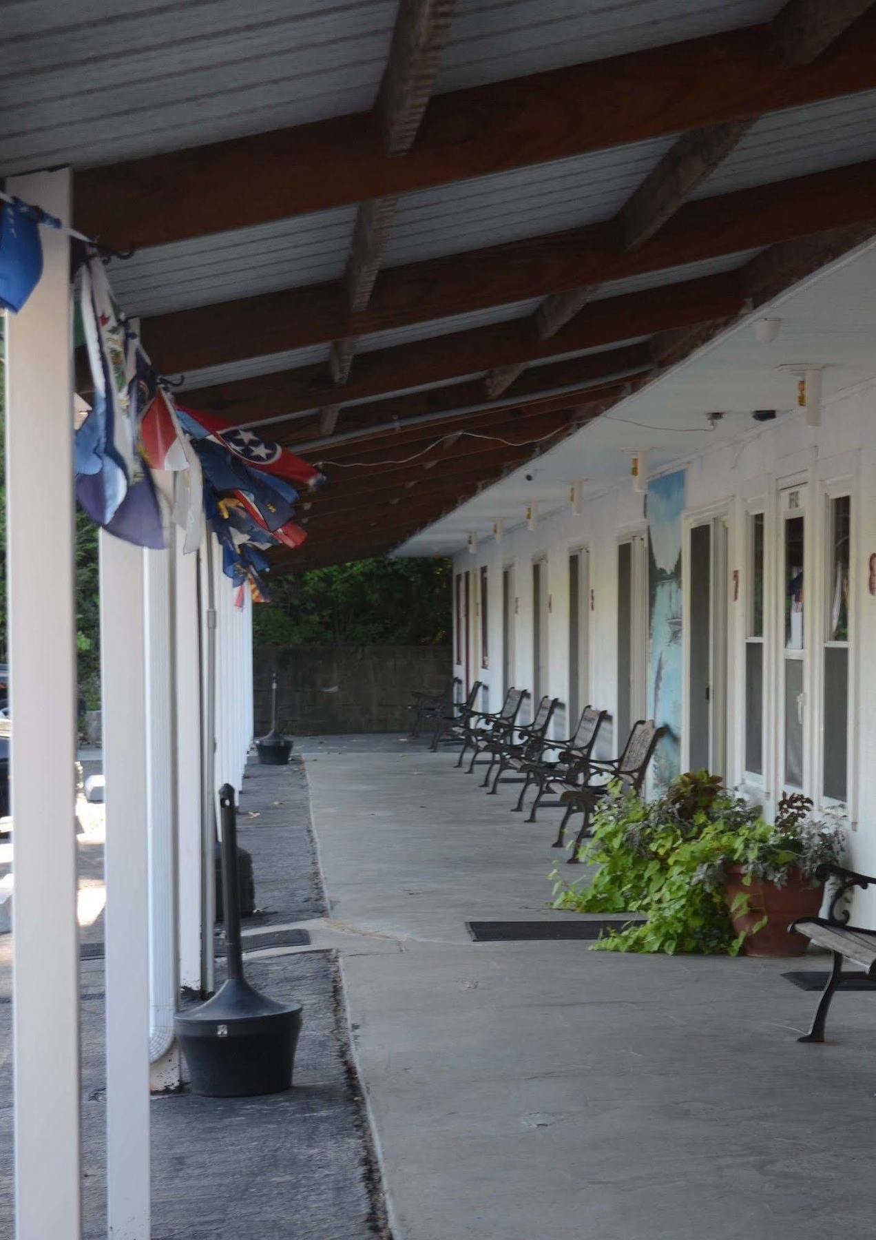 Little River Inn Motel Leon Εξωτερικό φωτογραφία