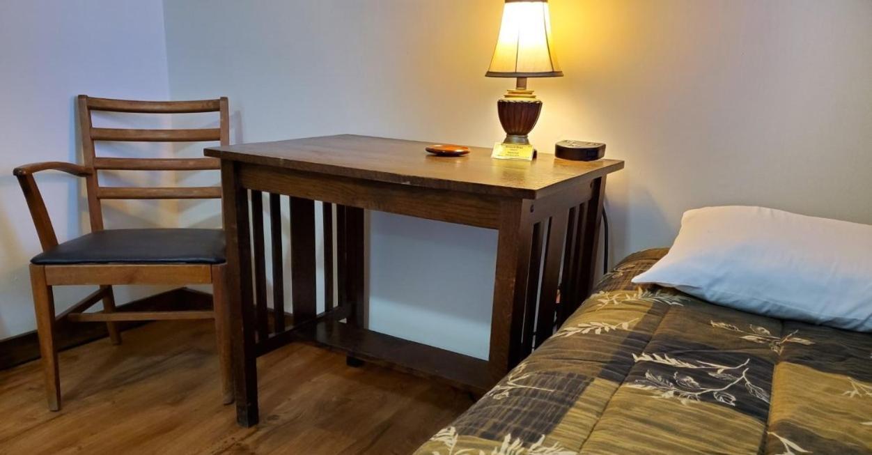 Little River Inn Motel Leon Εξωτερικό φωτογραφία